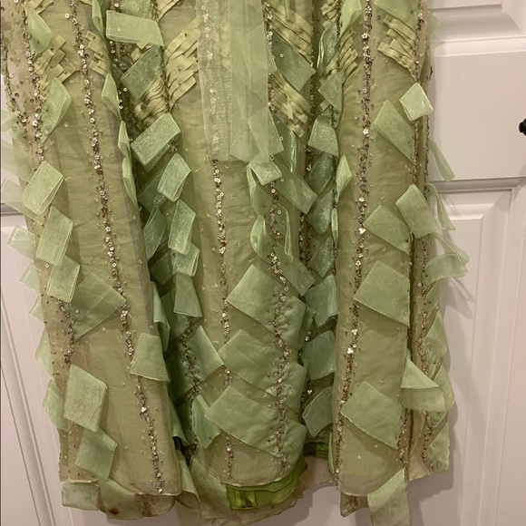 Carolina Herrera embellished gown - Picture 5 of 16